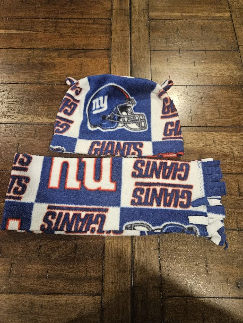 NFL New York Giants Blue & White Fleece Hat and Scarf Set
